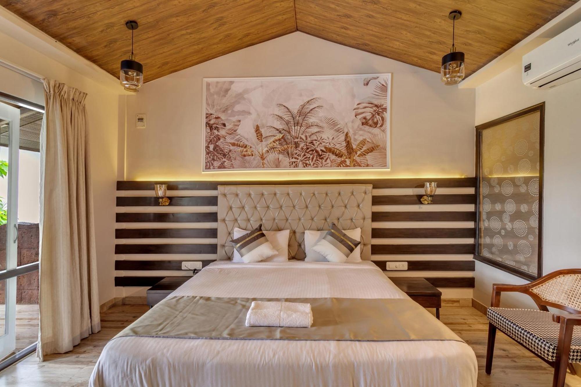 Skon Morjim Beach Resort By Orion Hotels Old Goa Bagian luar foto