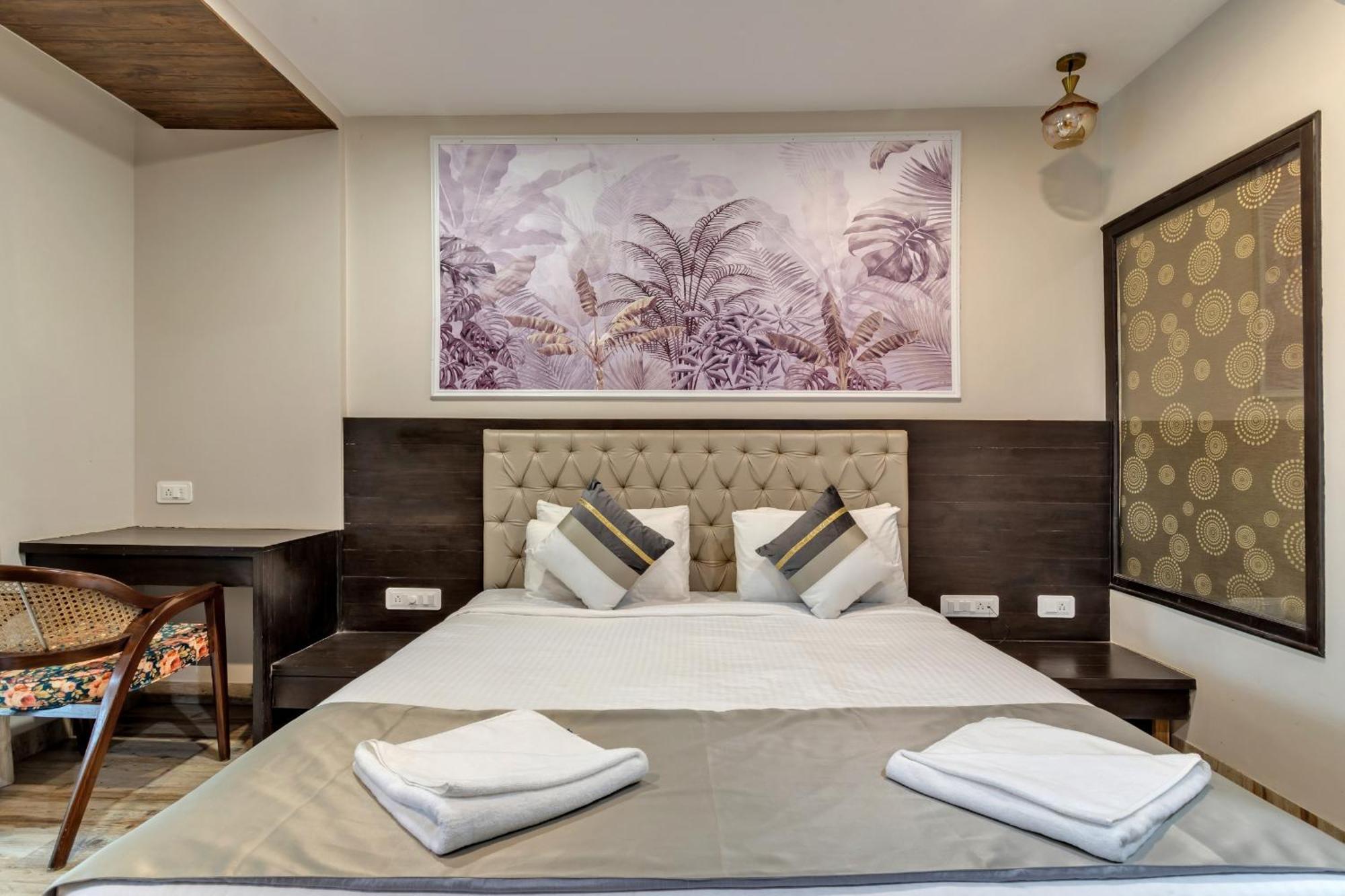 Skon Morjim Beach Resort By Orion Hotels Old Goa Bagian luar foto