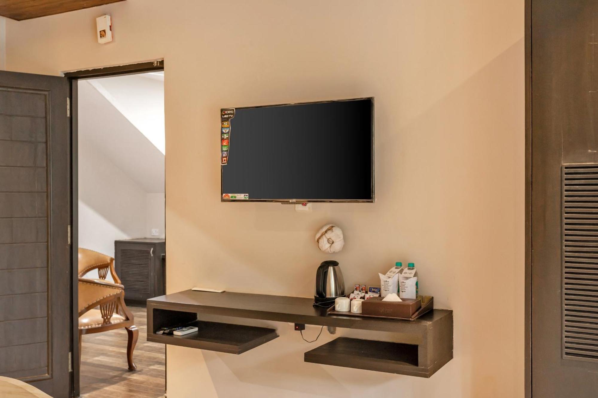 Skon Morjim Beach Resort By Orion Hotels Old Goa Bagian luar foto