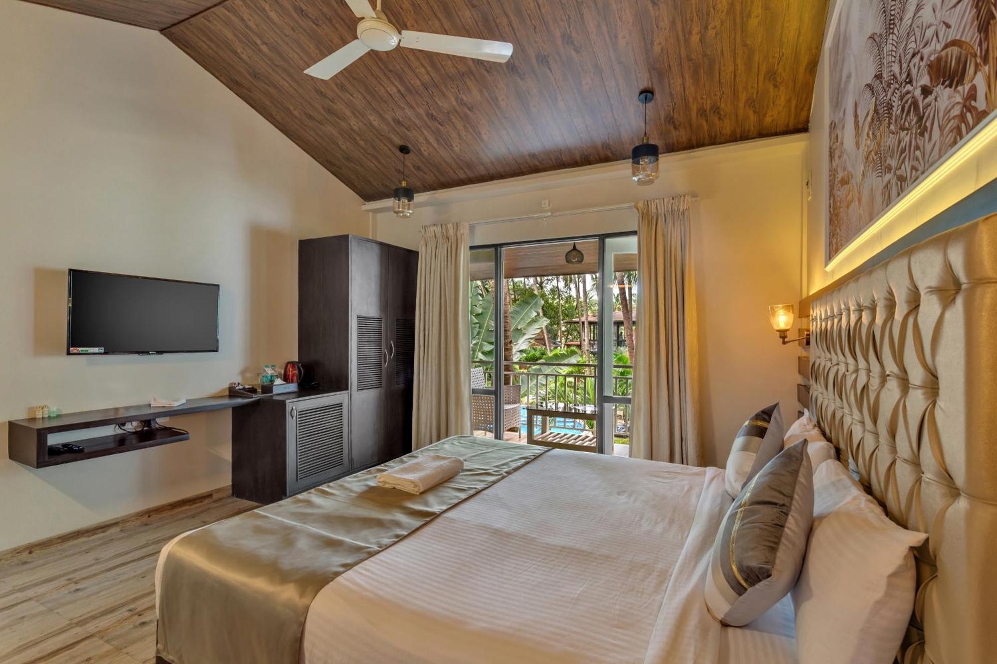Skon Morjim Beach Resort By Orion Hotels Old Goa Bagian luar foto