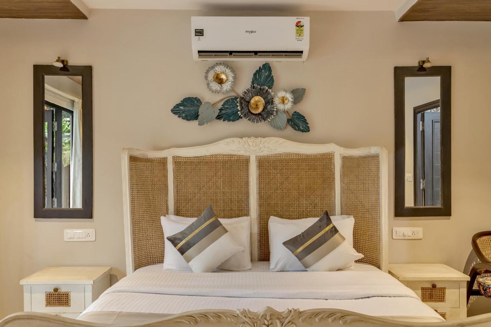Skon Morjim Beach Resort By Orion Hotels Old Goa Bagian luar foto