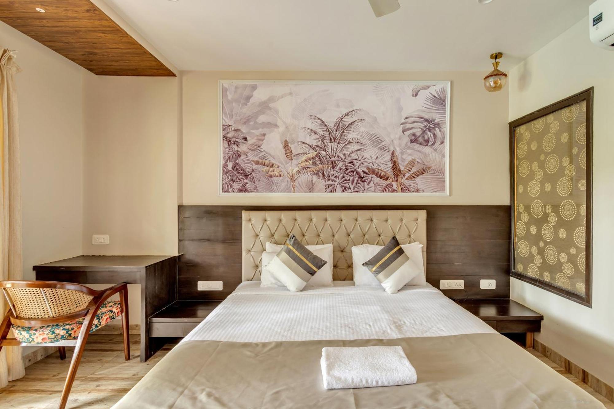 Skon Morjim Beach Resort By Orion Hotels Old Goa Bagian luar foto
